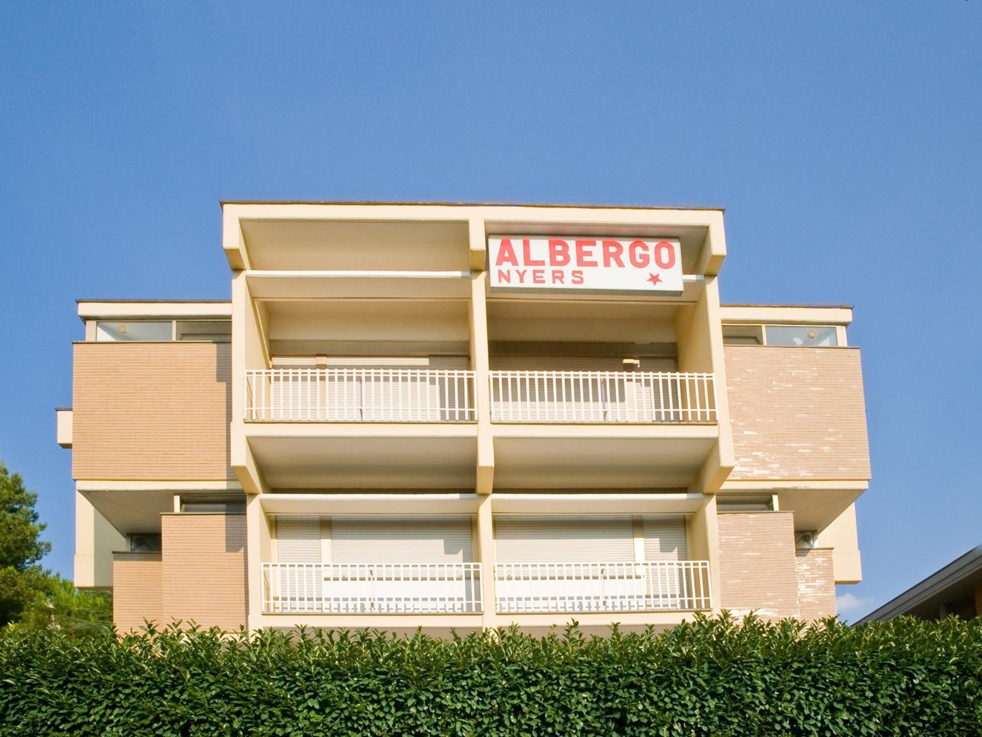 Albergo Nyers Pérouse Extérieur photo