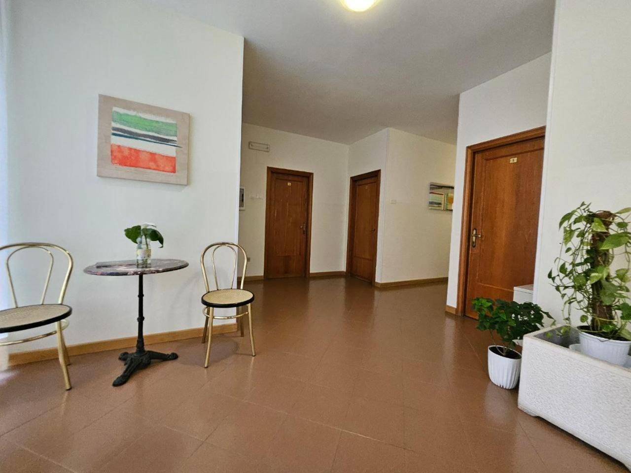 Albergo Nyers Pérouse Extérieur photo
