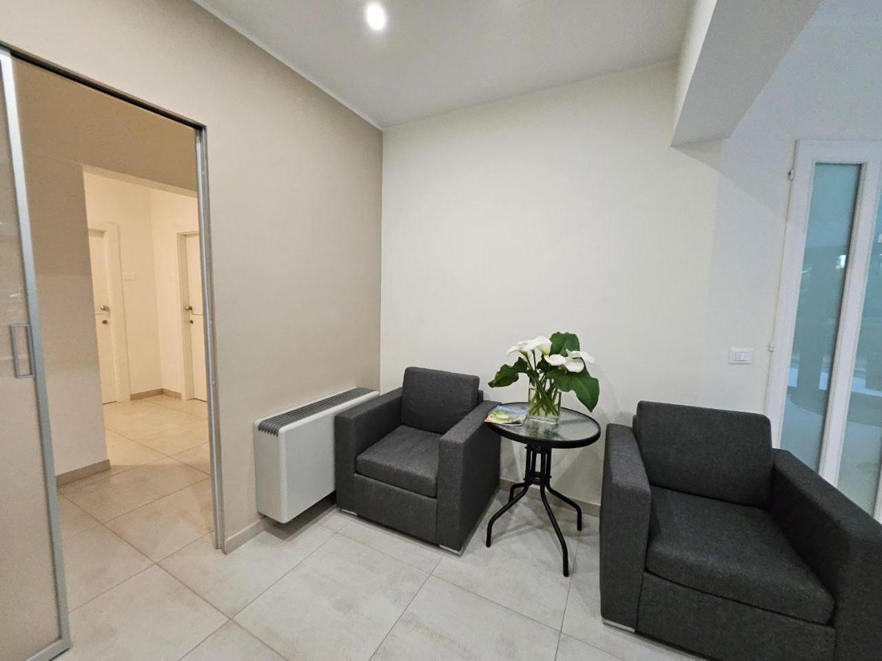 Albergo Nyers Pérouse Extérieur photo