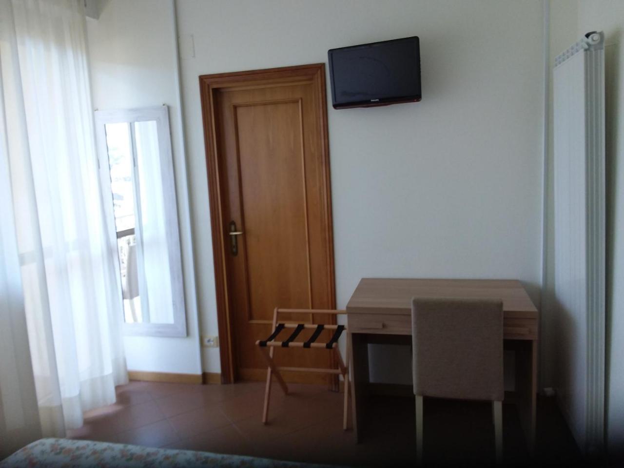 Albergo Nyers Pérouse Extérieur photo