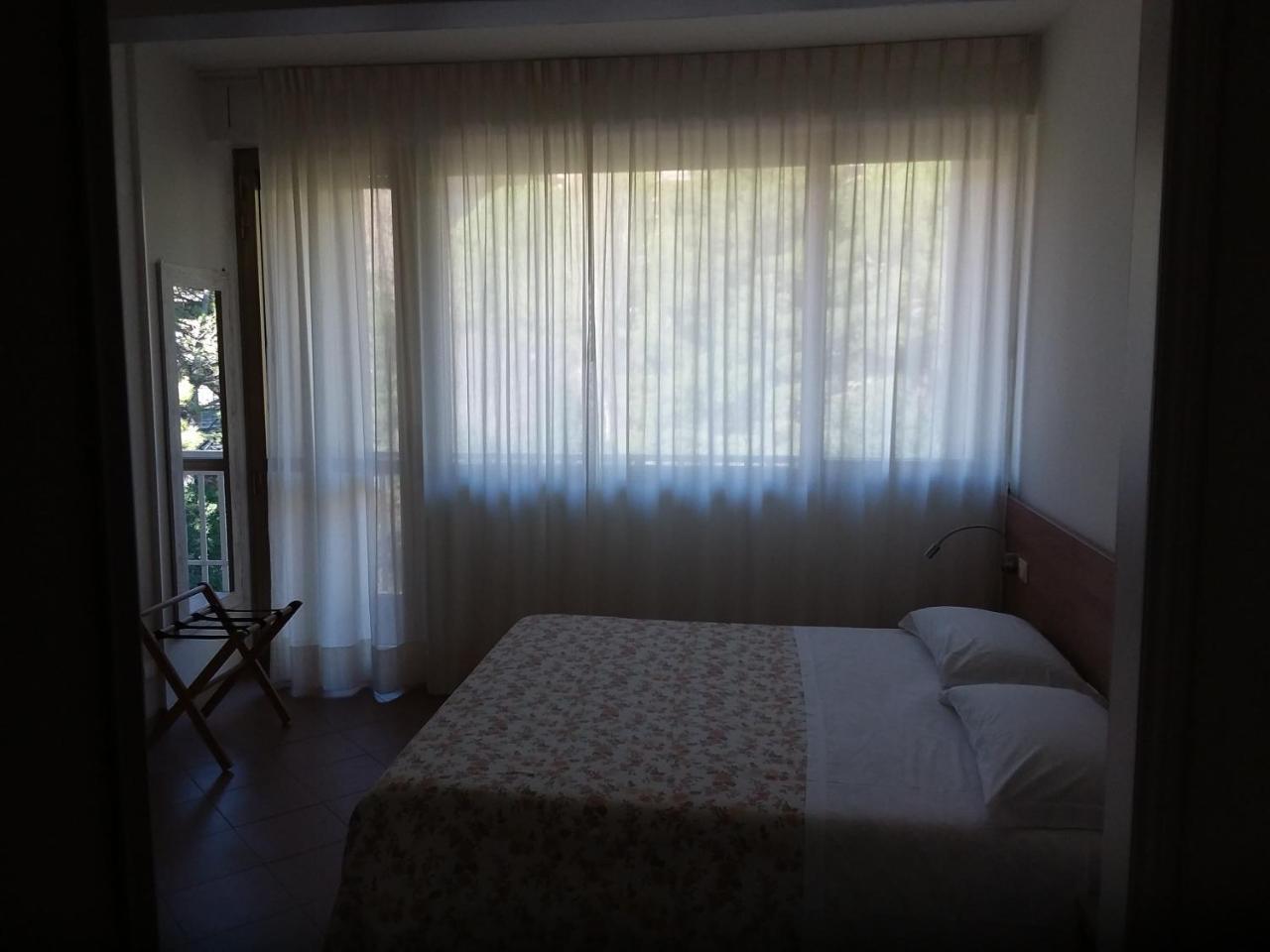 Albergo Nyers Pérouse Extérieur photo