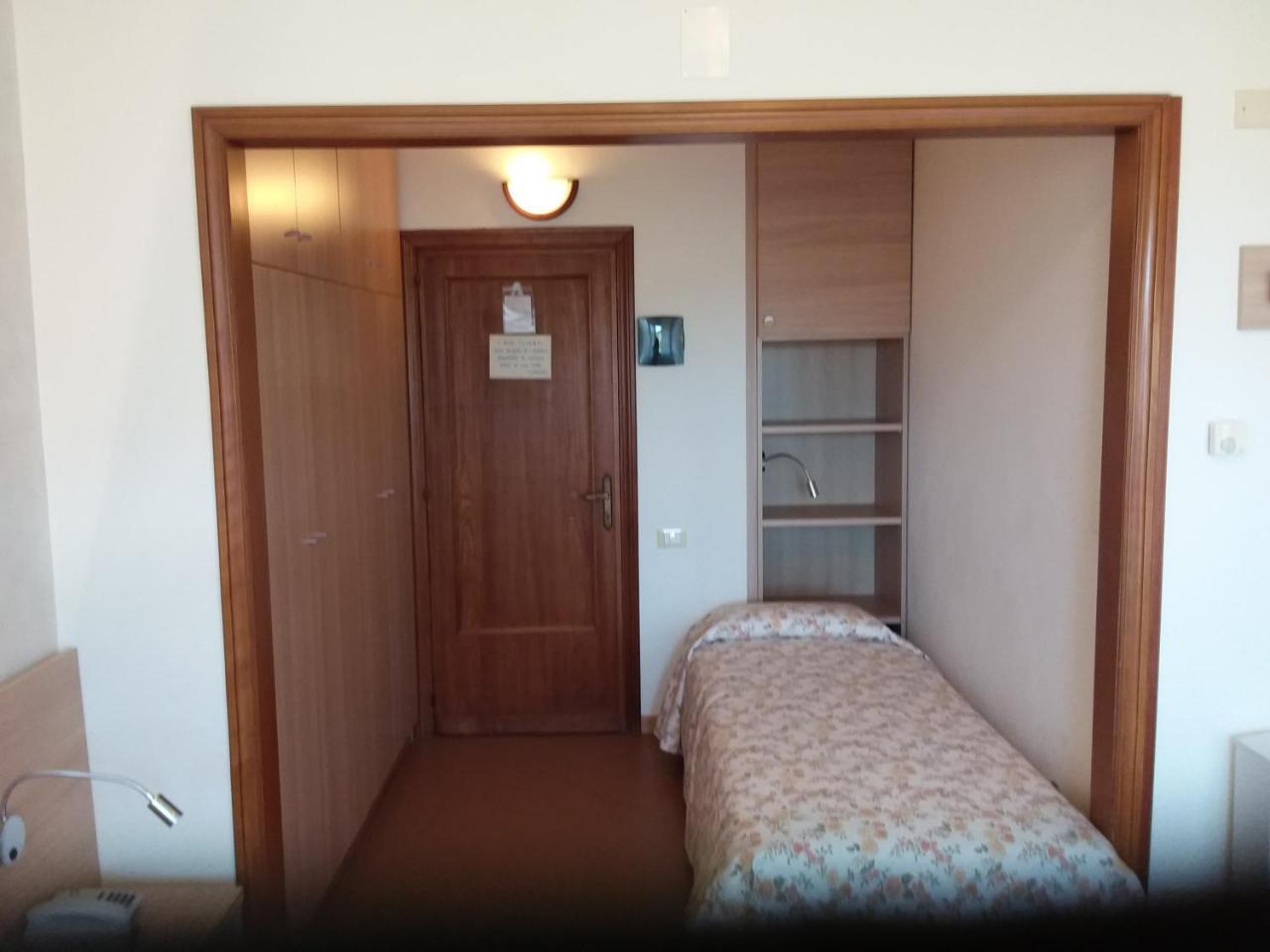 Albergo Nyers Pérouse Extérieur photo