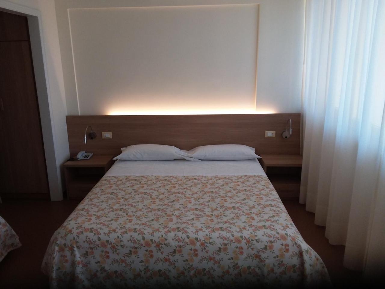 Albergo Nyers Pérouse Extérieur photo